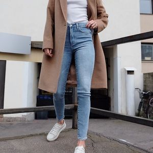 *SOLD* Aritzia Denim Forum Lola Jeans